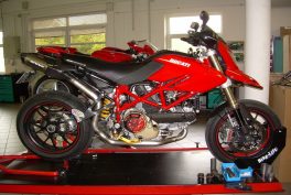 HYPERMOTARD